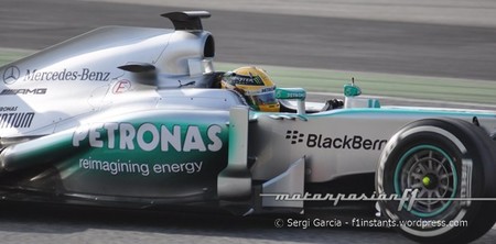 Lewis Hamilton mantiene el mejor tiempo del día