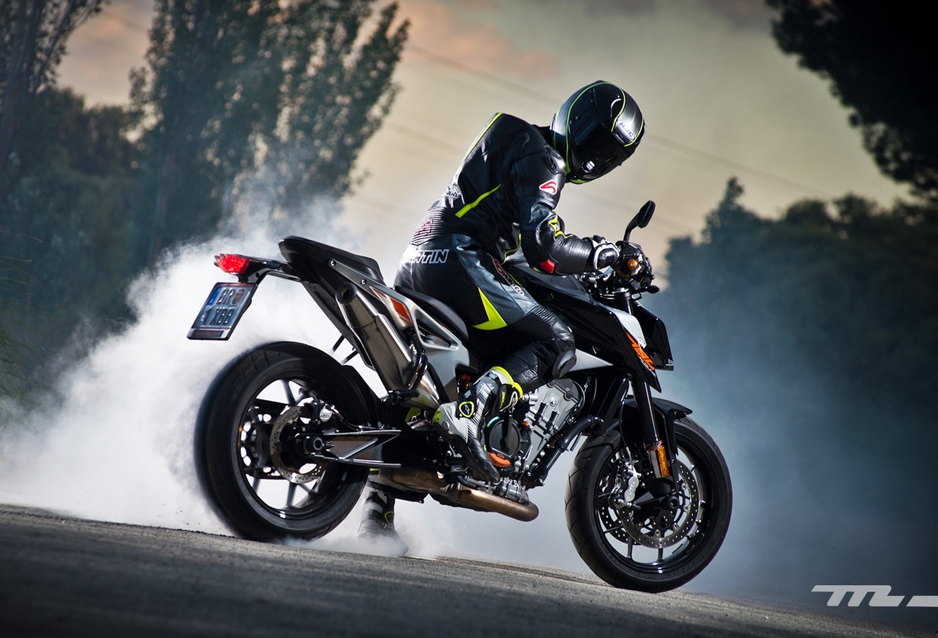 Probamos la KTM 790 Duke: 105 CV de frenesí bicilíndrico y una electrónica sin competencia