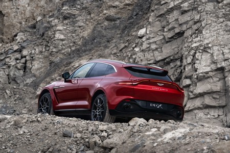 Aston Martin Dbx 8