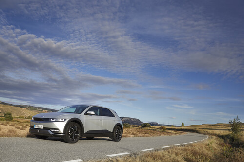 Probamos el Hyundai IONIQ 5, un coche eléctrico de diseño rompedor con hasta 481 km de autonomía