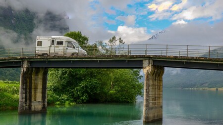 Cuándo compensa alquilar o comprar una autocaravana y una furgoneta camper. Guía para tomar la mejor decisión de todo el viaje