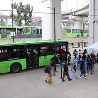 El transporte económico de CDMX tendrá 500 camiones nuevos en zonas lejanas, pagados con la recaudación de la licencia permanente