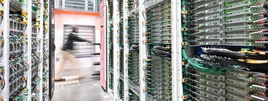 Cada vez más gente quiere frenar los centros de datos. Amazon acaba de explicar por qué cree que sería un error histórico 