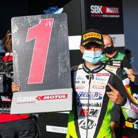 El español Adrián Huertas se proclama campeón del mundo de Supersport 300 en Portimao 