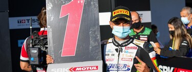 El español Adrián Huertas se proclama campeón del mundo de Supersport 300 en Portimao 