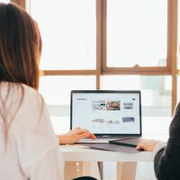 "Si un robot puede hacer tu trabajo por menos dinero, cuidado". Perdió su trabajo por culpa de ChatGPT y lanza una advertencia muy importante 