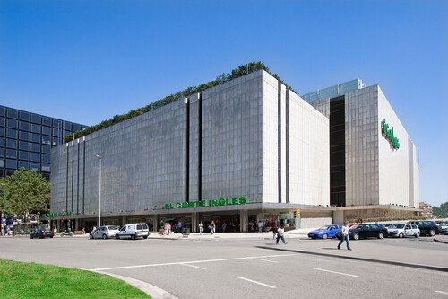 Ni Ikea, ni Zara Home: El Corte Inglés liquida los manteles antimanchas más bonitos y alegres para este verano