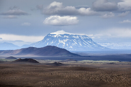 Islandia volcanes koenigsegg geely
