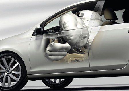México necesita autos más seguros: todo esto deberá cambiar AMLO para lograrlo