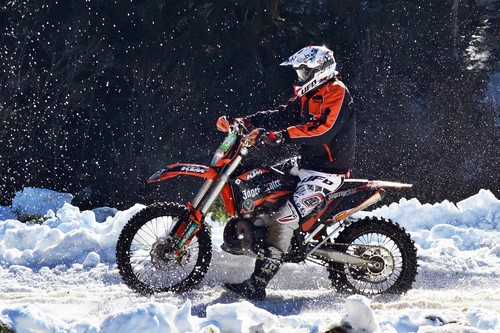 Cinco peligros a los que tenemos que enfrentarnos en moto durante el invierno