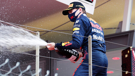 Alarma en Mercedes: Red Bull lidera el mundial de constructores de Fórmula 1 por primera vez en la era híbrida