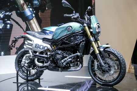 Benelli Leoncino 800 4