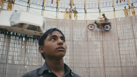 Django Django Wor, la vida en un muro de la muerte 