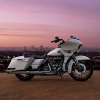 La Harley-Davidson CVO Road Glide es un sofá rodante aún más seguro y tecnológico de 46.500 euros