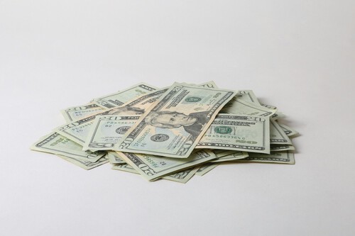 CEO pay has risen 1,089% over the past 40 years