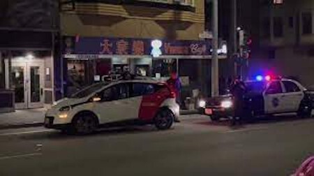 Bolt Ev Autonomo Es Detenido Por No Llevar Luces Encendidas 5