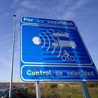 La DGT insiste: restar más puntos por usar el móvil y unificar a 90 km/h el límite en carreteras convencionales