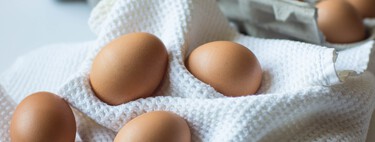 Yo tampoco sabía que estaba guardando mal los huevos en el frigorífico: así hay que ponerlos