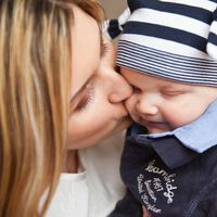 ¿Por qué experimentamos esa sensación de querer "comernos" a nuestro bebé? 