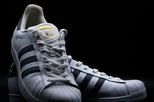 Cinco zapatillas Adidas al 60% que El Corte Inglés va a agotar en su outlet antes de lo esperado  