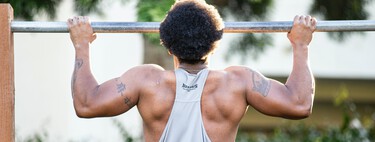 Cuatro ejercicios para ganar masa muscular y fuerza en la espalda, y conseguir hacer tu primera dominada