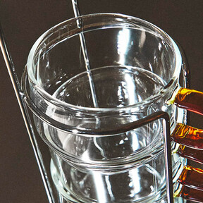 En Zara Home hemos encontrado un juego de café apto para cualquier máquina: exprés, de cápsulas o superautomática