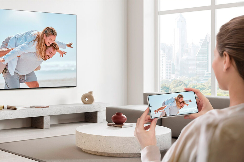 Si tienes una Smart TV Samsung y un Galaxy, navegar por los archivos de tu móvil o tablet sin cables es así de fácil 