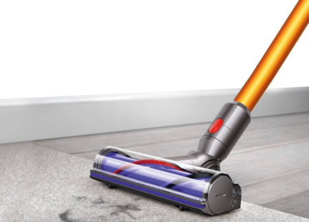 Dyson presenta su nueva aspiradora sin cables, Dyson V8, con la que presume de autonomía