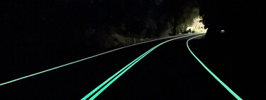Esta carretera brilla en la oscuridad para que conducir de noche sea menos peligroso