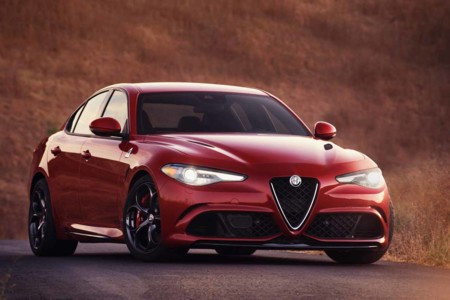 Alfa Romeo Giulia Quadrifoglio, tu nuevo sueño dorado llega directo desde Italia
