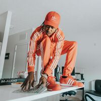 Adidas rebaja todo su outlet a mitad de precio para rematar el mes: zapatillas, sudaderas y más  