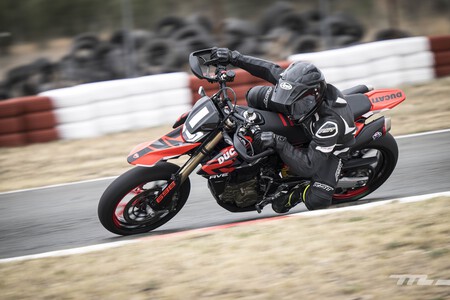 Ducati Hypermotard 698 Mono 2024 Prueba 055