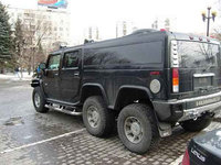 Un Hummer H6 circula por Rusia