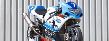 Pilla babero: así es la impresionante GSX-R1000 K1 del Team Classic Suzuki, que ya es clásica