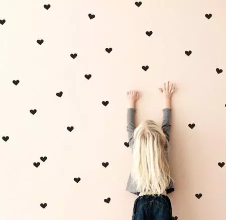Hazlo tú mismo: Una pared con mini corazones
