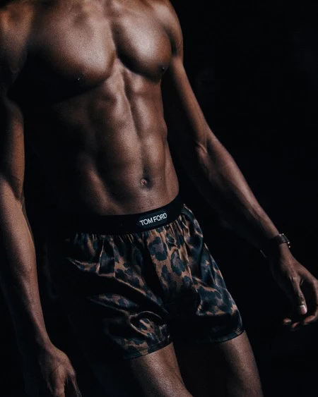 Tom Ford por fin nos presenta su esperadísima colección de ropa interior en la semana de la moda de Nueva York