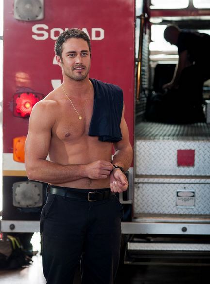 Taylor Kinney, el bombero buenorro que apaga los fuegos a Lady Gaga
