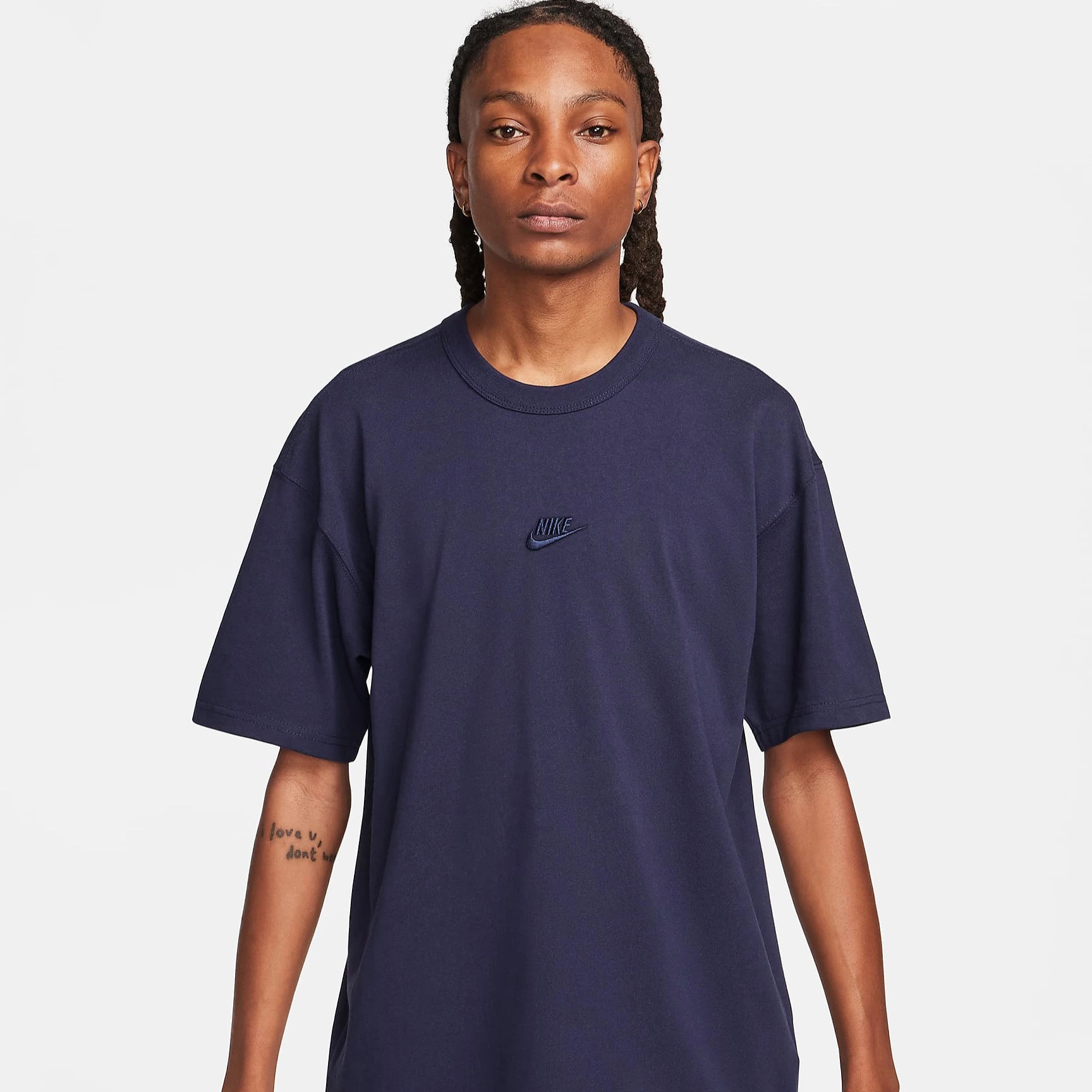 Nike Sportswear Premium Essentials
