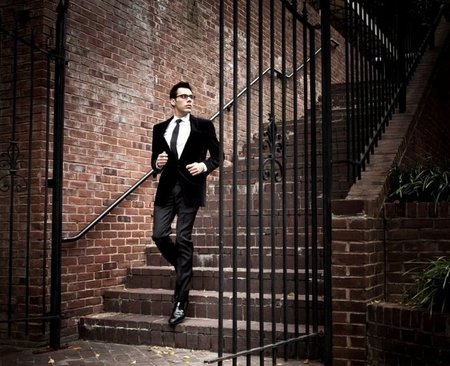 La calle dicta tendencia: ¿ya tienes tu blazer de terciopelo?