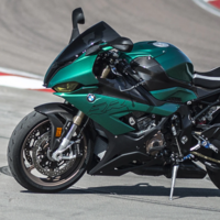 La BMW S 1000 RR se viste de BMW M3 en la edición limitada 'Isle of Man' de sólo 50 unidades a más de 33.000 euros cada una