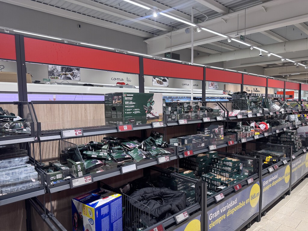 Lidl vende un pack de dos enchufes Parkside con mando por menos de 13 euros que te servirán para el exterior de casa 