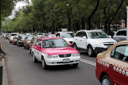 El gobierno de la CDMX dará 6,000 créditos para taxis híbridos y coches eficientes