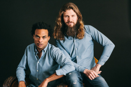 Twins & Bros, la marca de camisas que te ayuda a encontrar tu alma gemela en cualquier parte del mundo