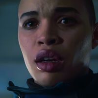 Para ver en Netflix: la película de ciencia ficción con viajes en el tiempo y detectives que es tan confusa como entretenida