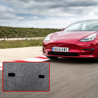 Tesla está entregando Model 3 y Model Y sin puertos USB y sin avisar a sus clientes, pero ha dejado los agujeros