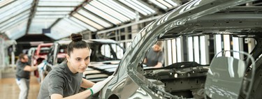 Hemos ido a Eslovaquia a ver cómo se fabrica el Porsche Cayenne Electric, y de paso ya sabemos cómo se siente pulsar el botón de los 1.000 CV 