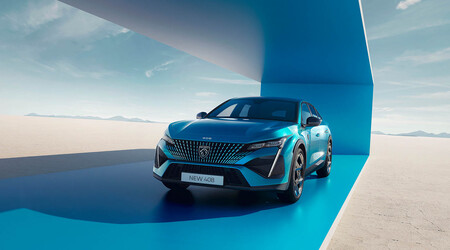 Peugeot 408 PHEV 2023