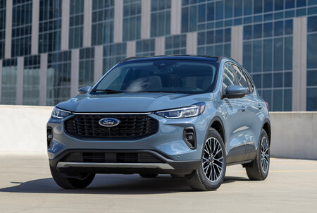 El Ford Escape Hybrid 2023 ya tiene precio en México: gana tecnología y sazón deportiva