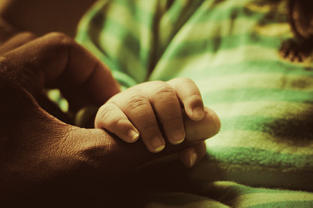 Cuando somos padres, ¿cambiamos el chip con la misma rapidez que lo hacen ellas?