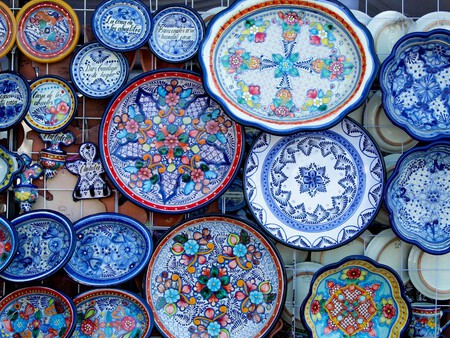 El lugar a solo 10 minutos de la central de Abastos de Puebla donde puedes encontrar hermosas pizas de talavera para decorar tu hogar